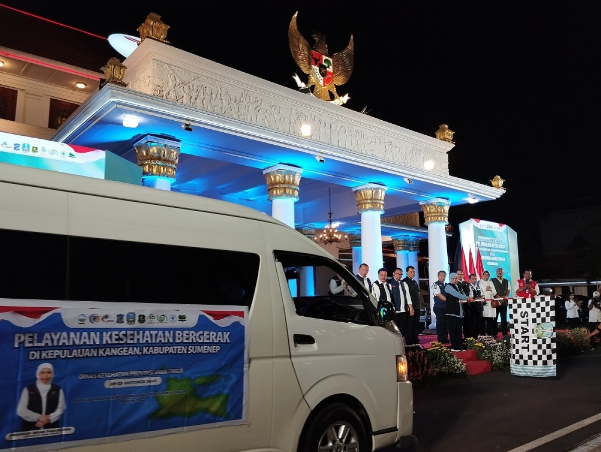 Gubernur Khofifah Berangkatkan Tim Yankes ke Pulau Kangean, Tangani 720 Pasien