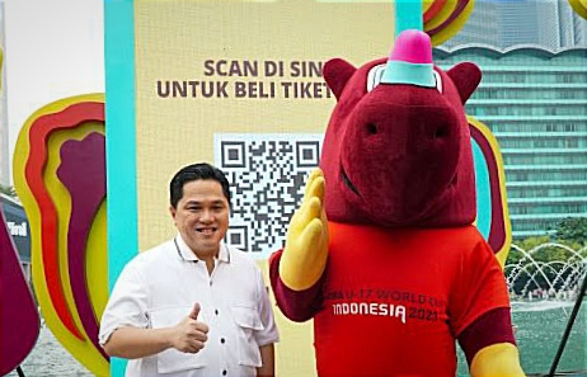 Erick Tohir bersama maskot Piala Dunia U-17 2023 (Foto: Humas PSSI for jatimnow.com))