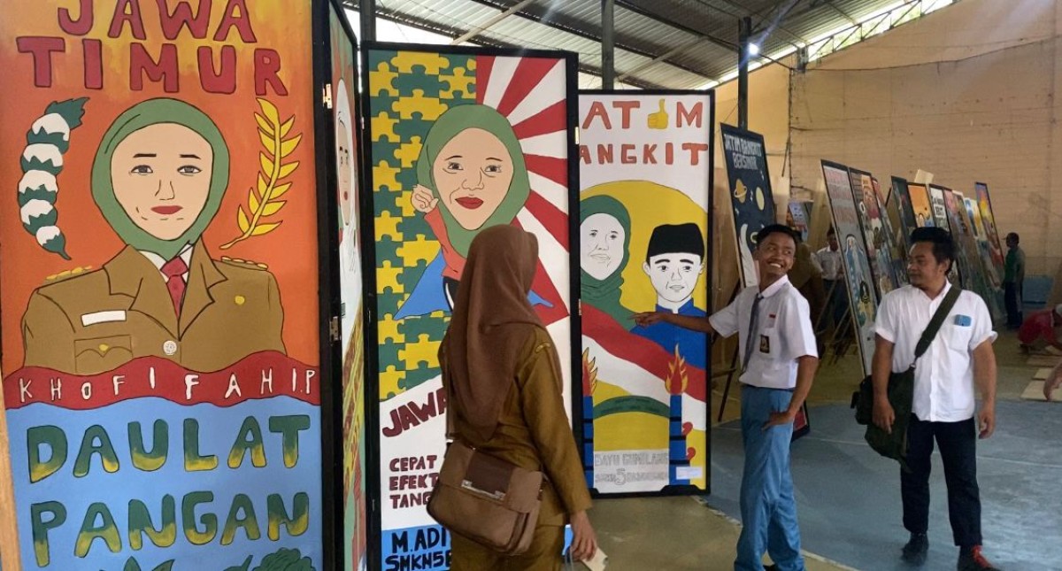 Pameran mural karya siswa-siswi SMA dan SMK sewilayah Cabdindik Bojonegoro, di SMA 3 Bojonegoro. (Foto-foto: Misbahul Munir/jatimnow.com)