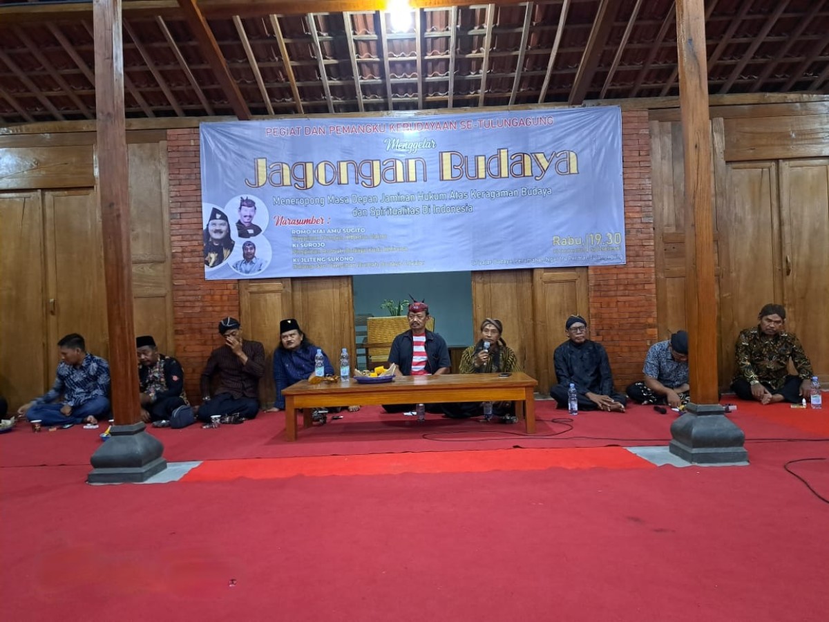 Jagongan budaya lintas komunitas budaya dan spiritual di Tulungagung. (Foto: Bramanta Pamungkas/jatimnow.com)
