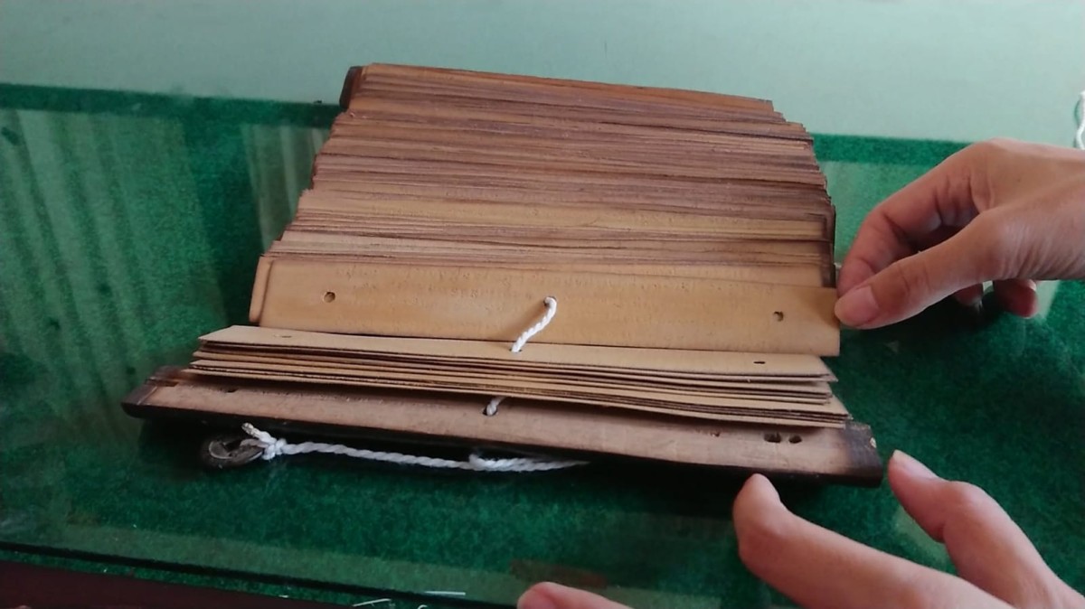 Melihat Manuskrip Kuno Koleksi Dinas Perpustakaan dan Arsip Tulungagung