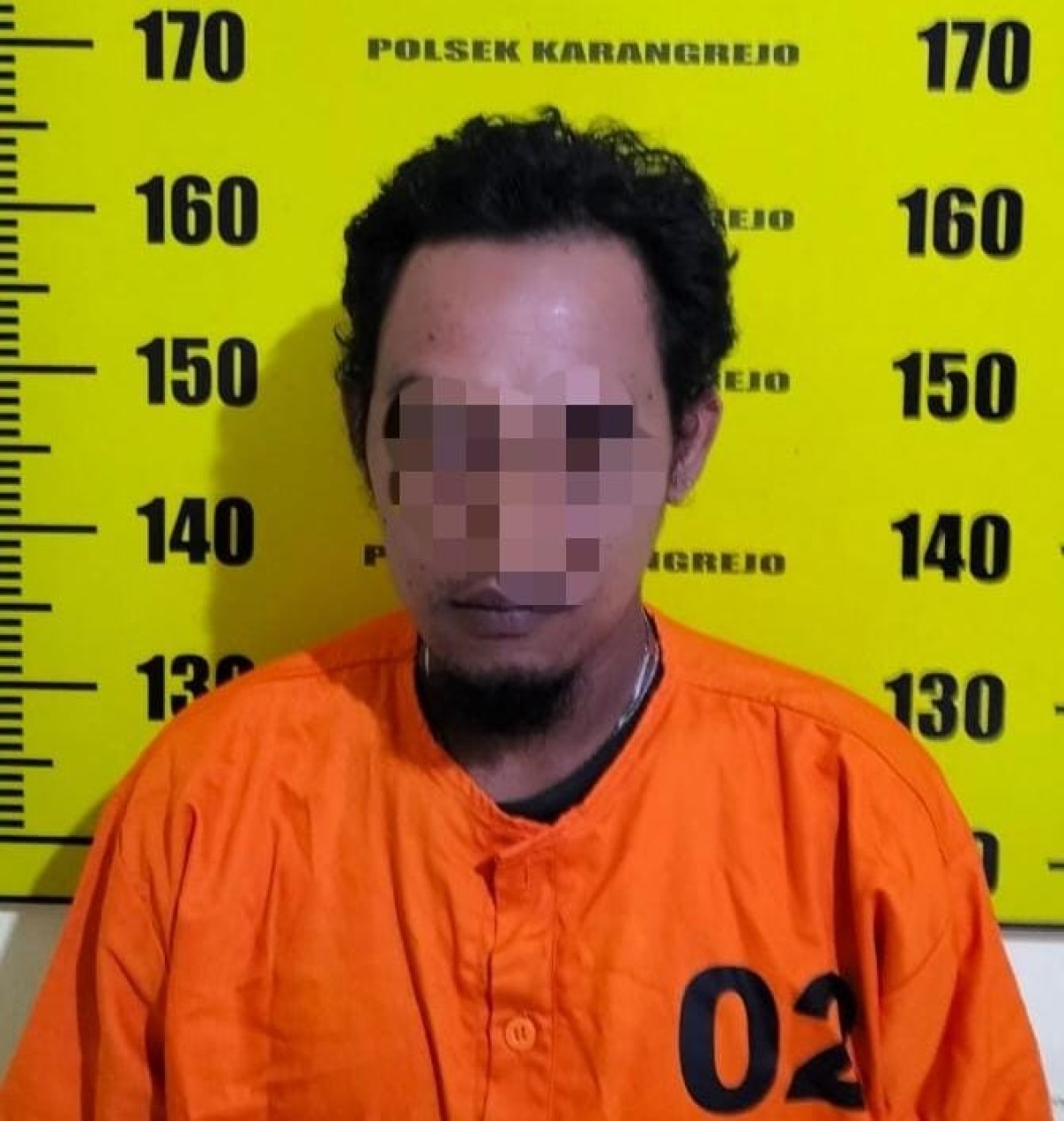 Tersangka pelaku curanmor saat diamankan. (Foto: Humas Polres Tulungagung)