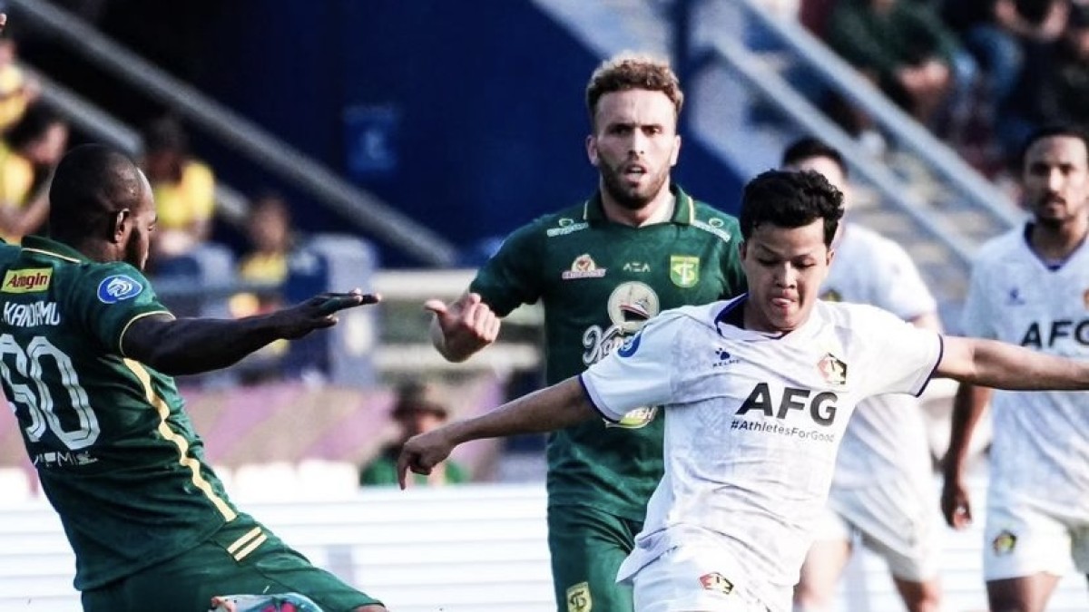 Setelah Irfan Bachdim, Ze Valente Merapat ke Persik Kediri?