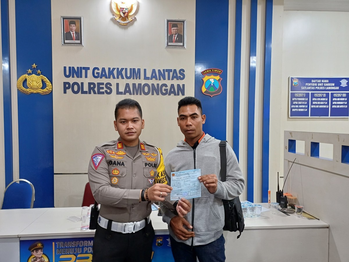 Pemanggilan sopir dan awak bus serta PO Bus gegara viral saling salip di Lamongan. (Foto : Adyad Ammy Iffansah/jatimnow.com)