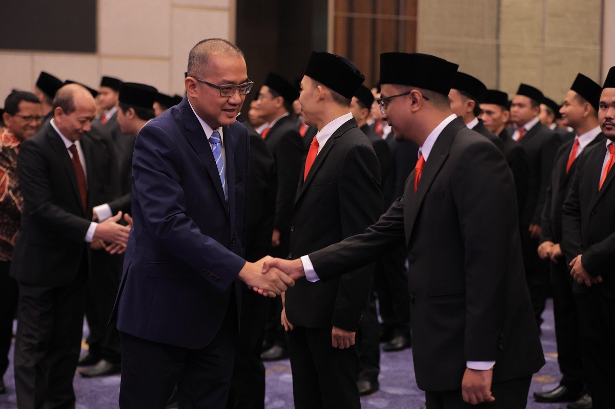 Pelantikan dan pengambilan sumpah 435 notaris berkedudukan di wilayah Provinsi Jatim. (Humas Kemenkumham Jatim).