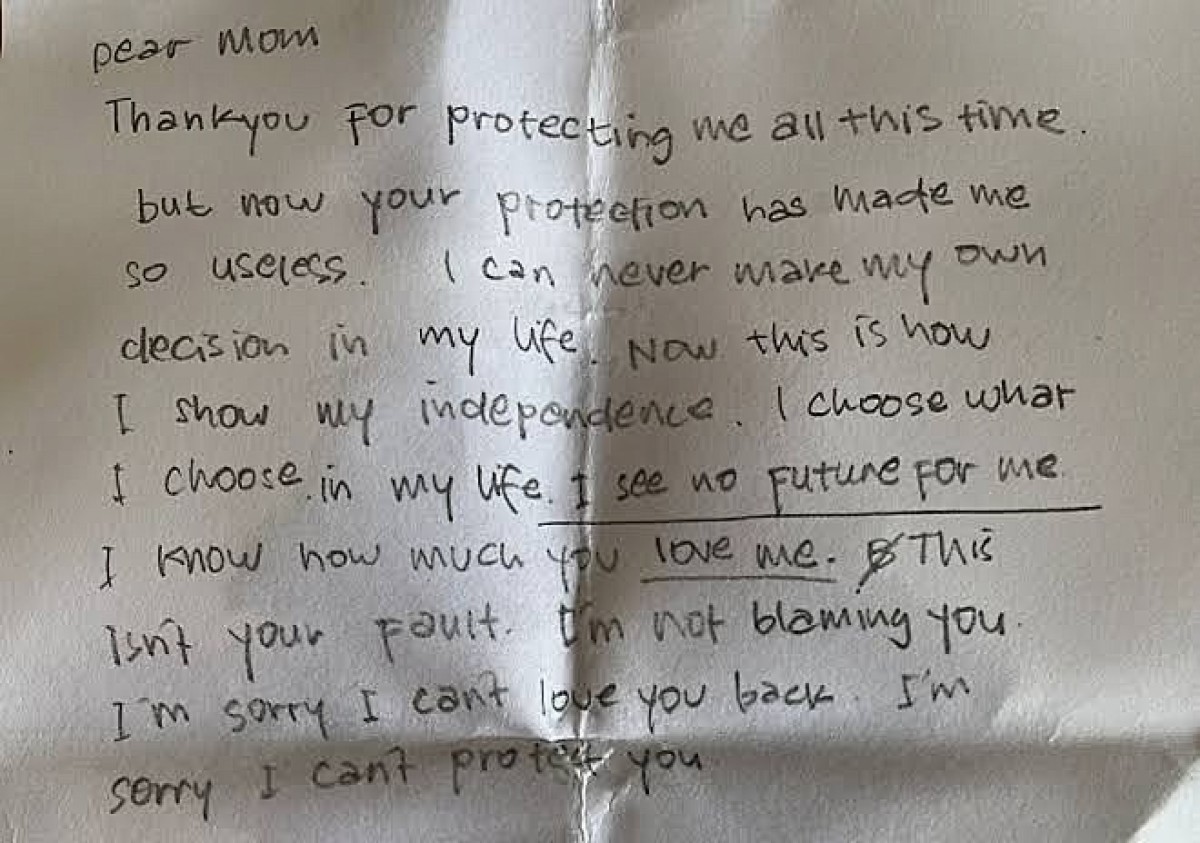 Surat wasiat almarhumah yang ditulis dalam Bahasa Inggris. (Foto: Polsek Waru for jatimnow.com).