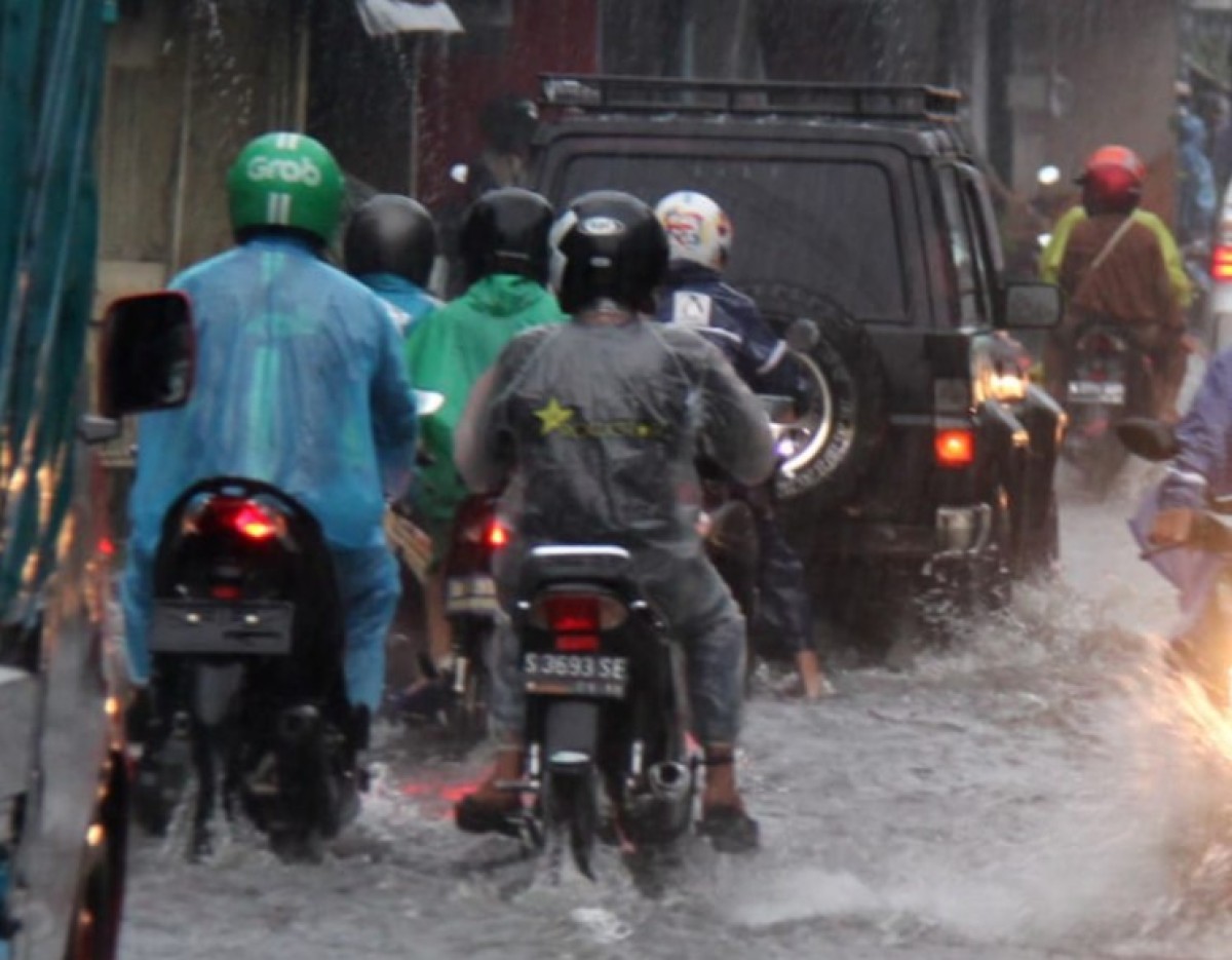 Ilustrasi genangan air saat hujan di Kota Malang, Jawa Timur. (Foto: Gerhana/jatimnow.com)
