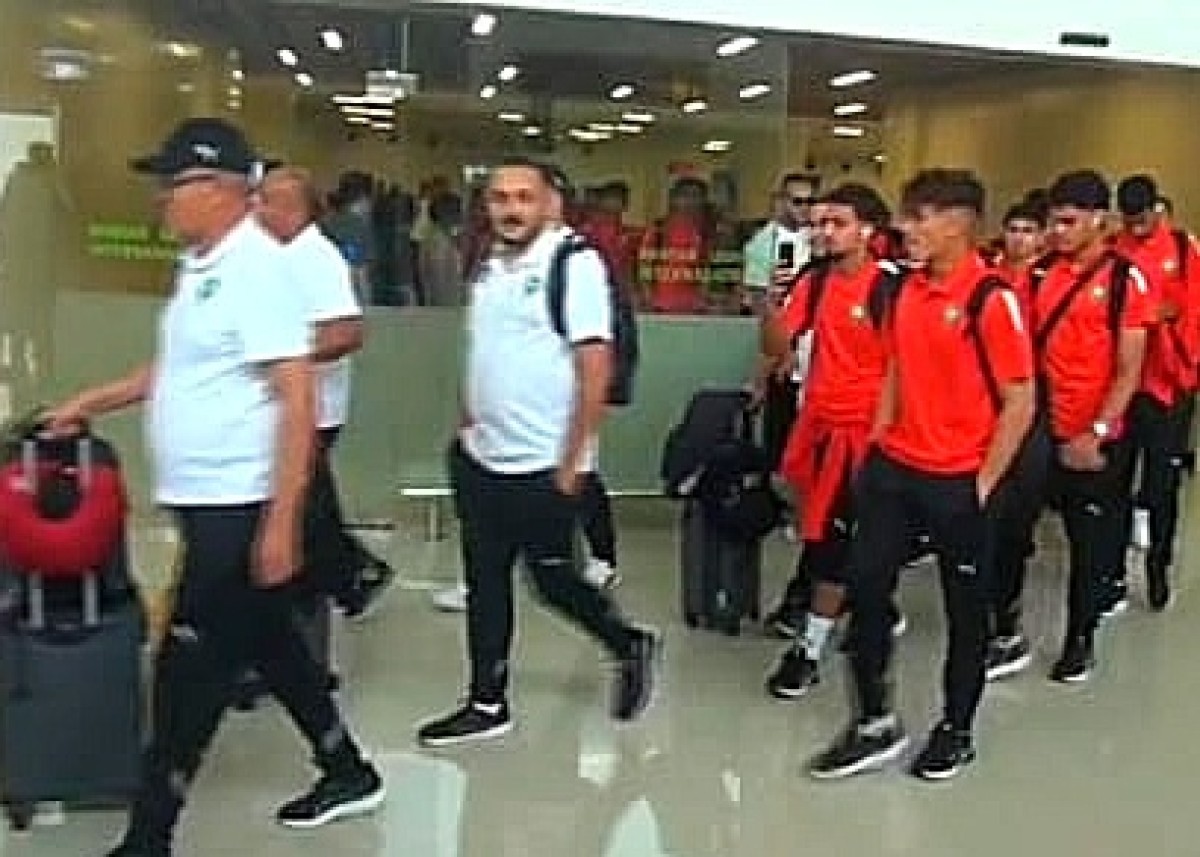 Tim Maroko (baju merah), Tim Panama (baju putih). (Foto: Meidy for jatimnow.com).