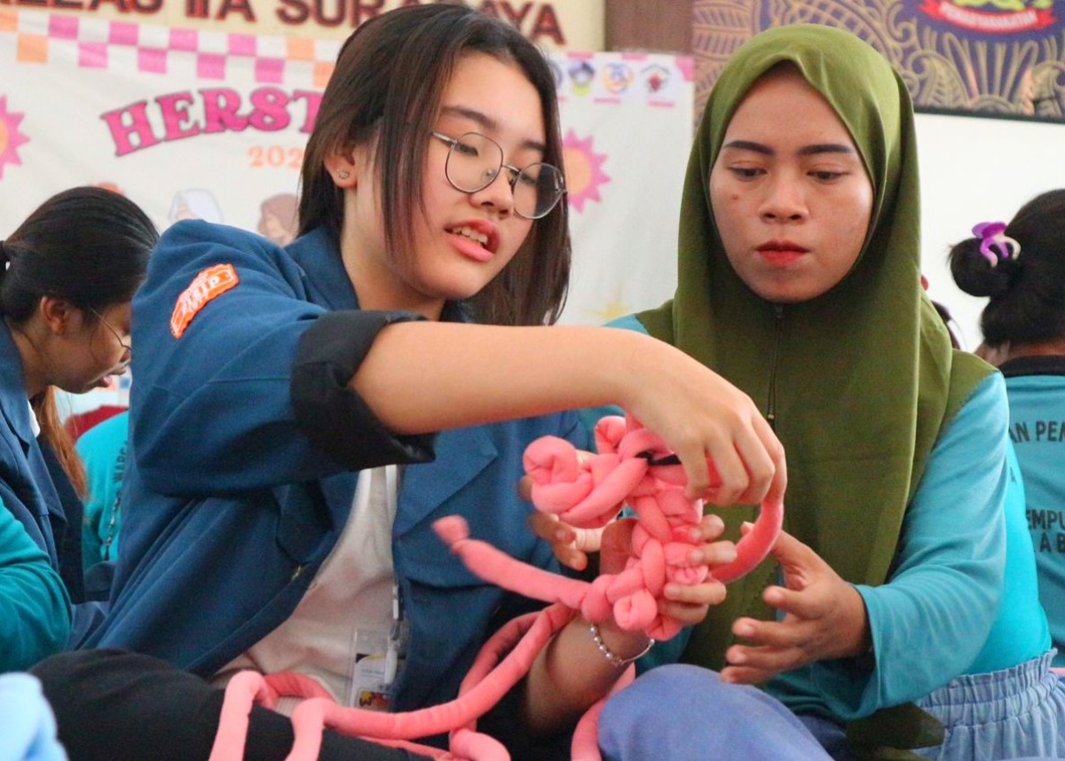 Kegiatan Hersteps (Woman`s Rehabilitation and Skills Advancement Initiative) di Rutan Perempuan Kelas IIA Surabaya. (Foto-foto: Humas Kemenkumham Jawa Timur)