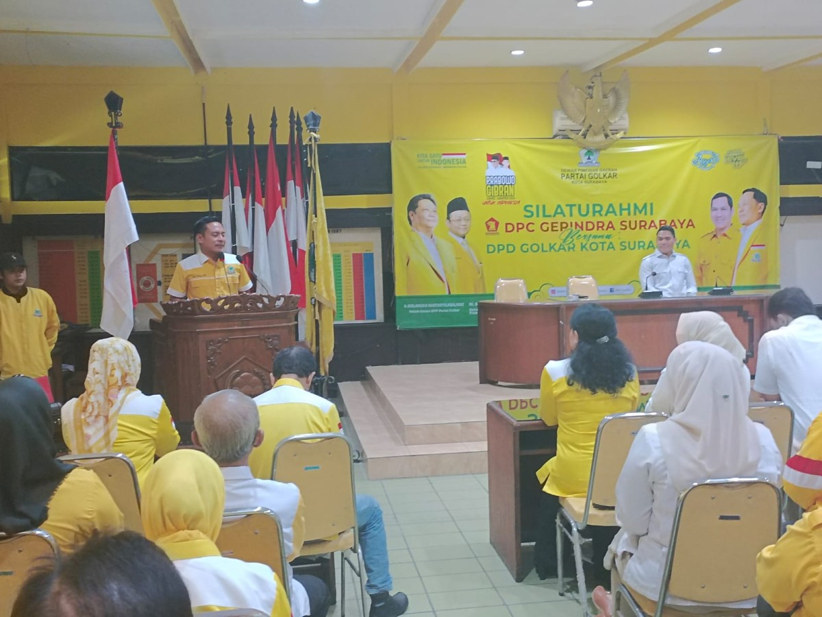 Moment silaturahmi DPC Gerindra Surabaya ke Kantor Golkar (foto: Ni'am Kurniawan/jatimnow.com)
