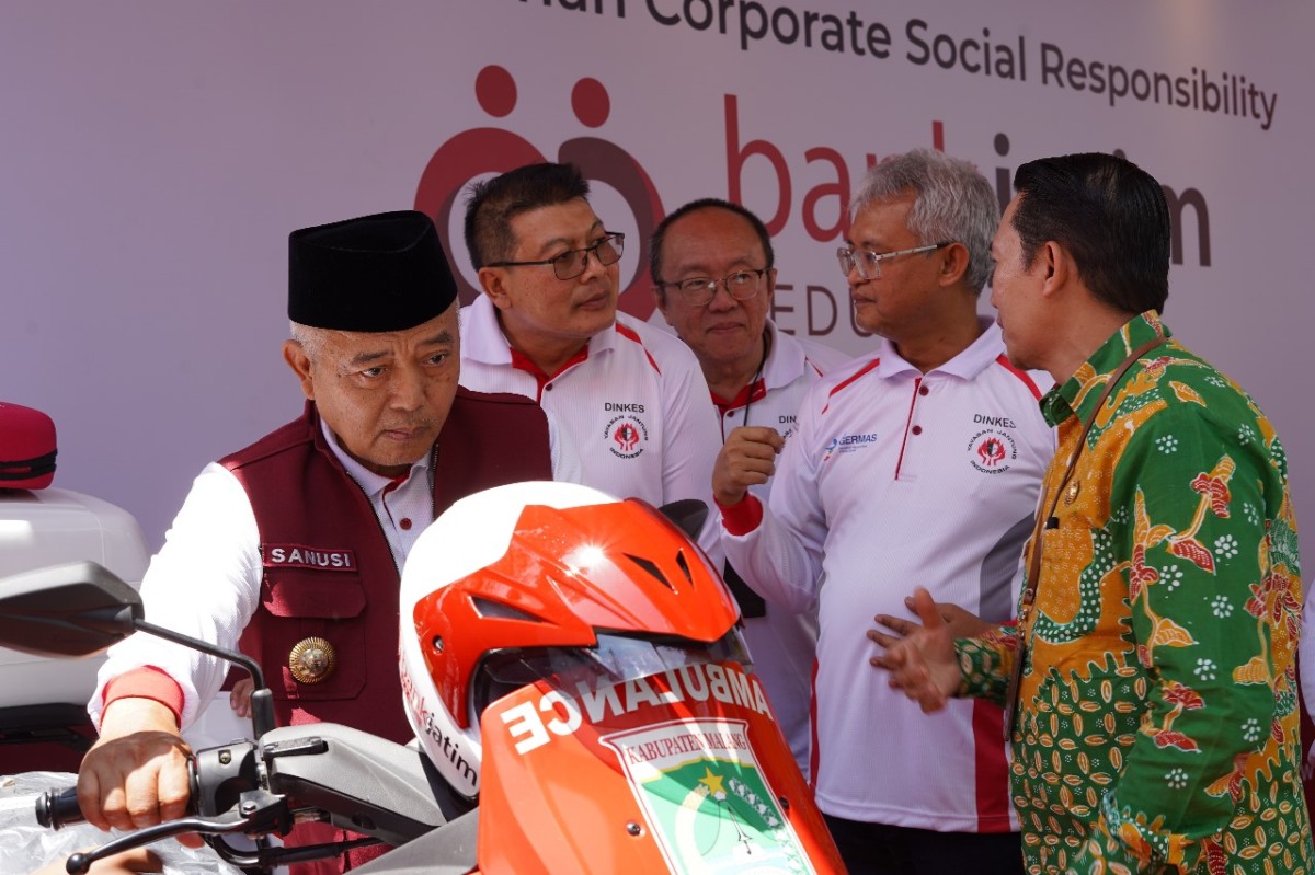 Bantuan tersebut diserahkan secara simbolis oleh Direktur IT & Digital Bank Jatim Zulhelfi Abidin kepada Bupati Malang M Sanusi