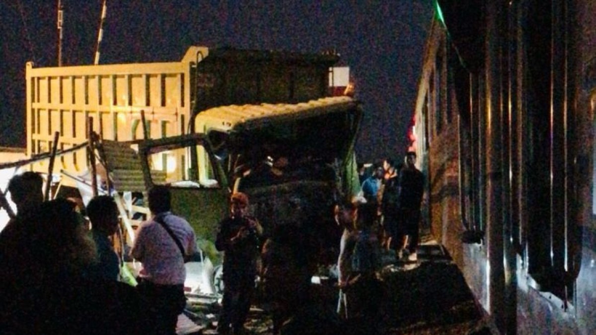 KA Wijaya Kusuma Tabrak Truk Mogok di Mojokerto, Perlintasa Tanpa Penjaga