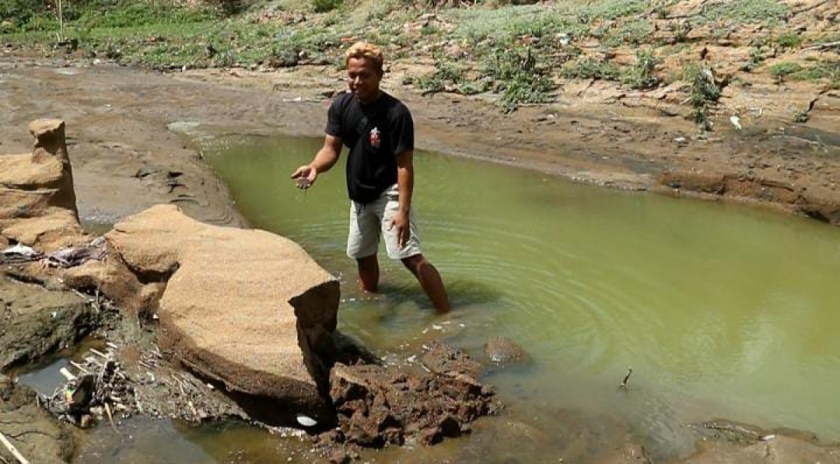 Sungai Keyang tercemar limbah kotoran sapi. (Foto: Ahmad Fauzani/jatimnow.com)