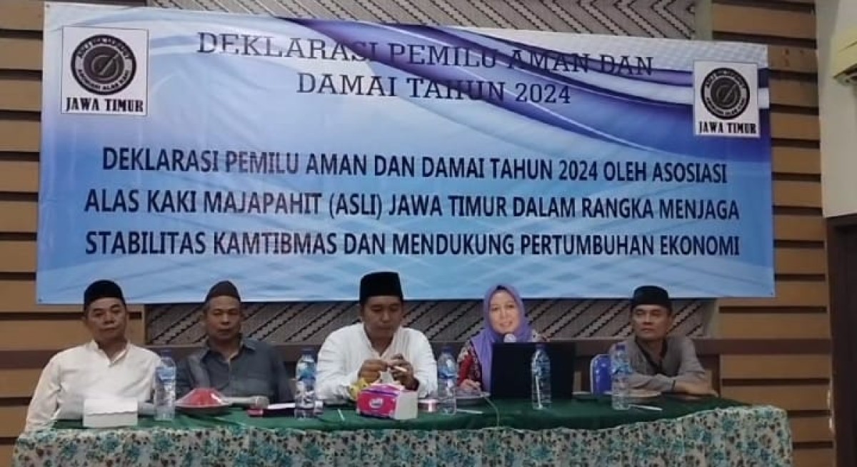 Asosiasi Alas Kaki (ASLI) Majapahit Jawa Timar gelar Deklarasi Pemilu Damai  dan Aman. (Humas for jatimnow.com).
