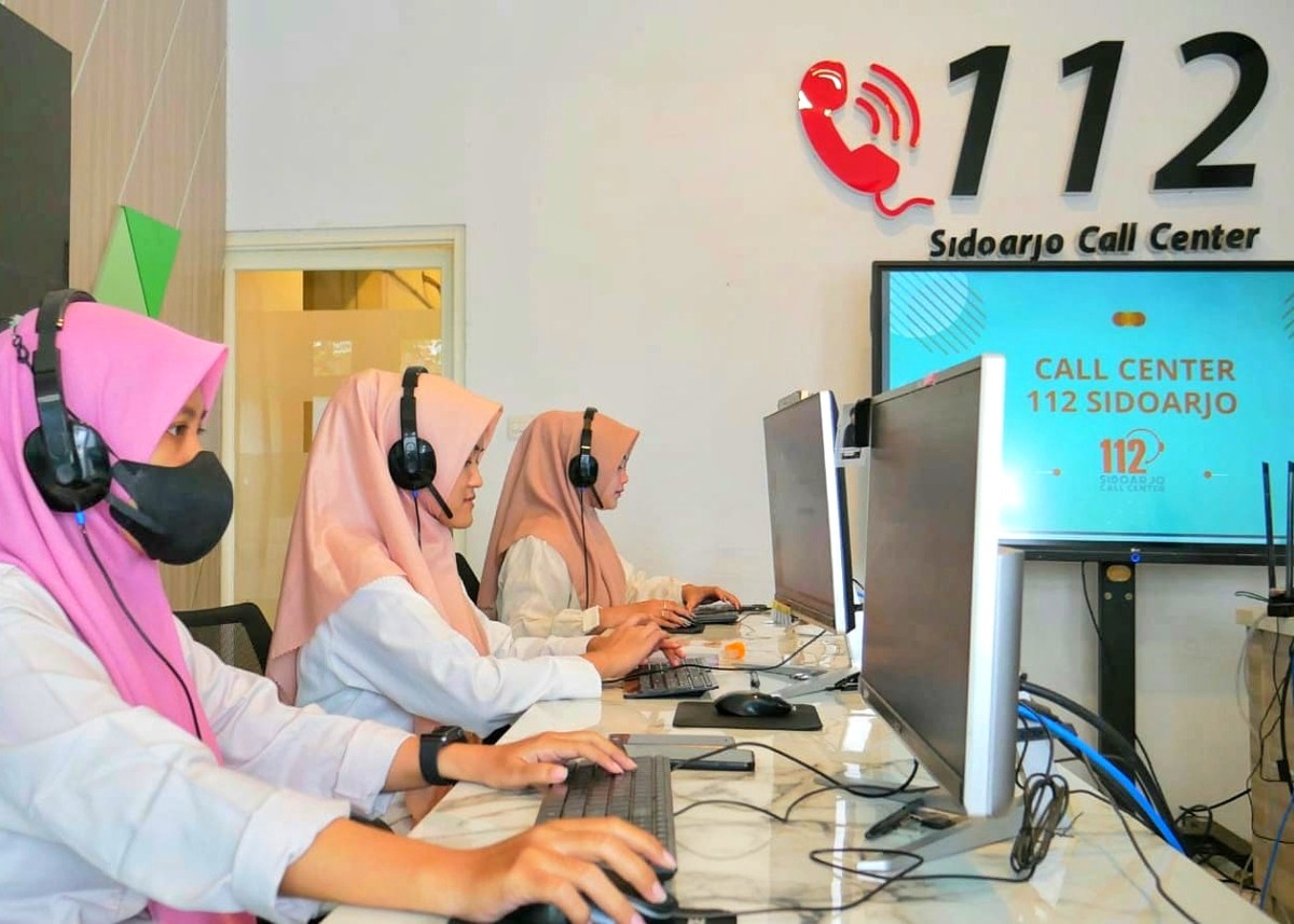 Ruang kerja Call Center 112. (Foto: Humas Pemkab Sidoarjo)
