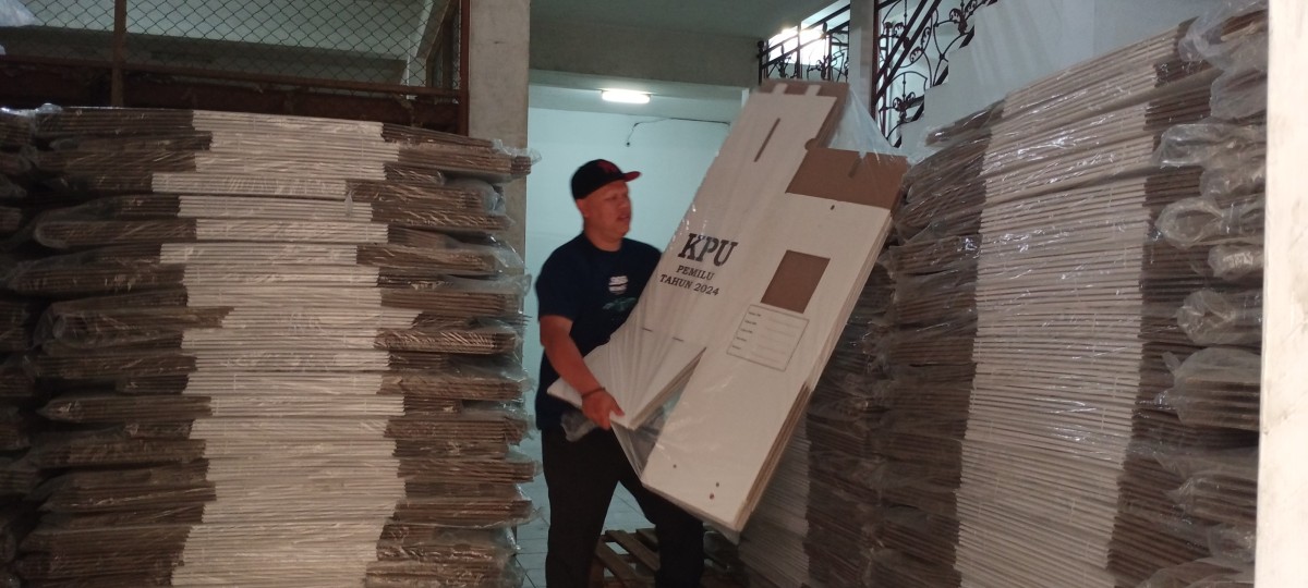 Logistik Pemilu 3055 kotak suara telah diterima KPU Kota Batu. (Foto: Gerhana/jatimnow.com)
