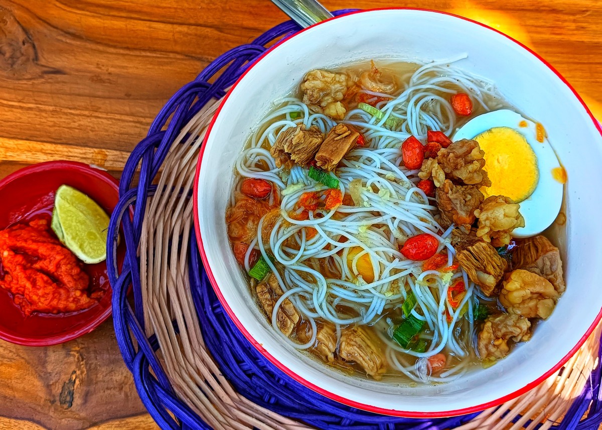 Sop Ubi Khas Makassar di Warungs Plataran Kuto (WPS) Sidoarjo. (Foto: Ahaddinii HM/jatimnow.com)