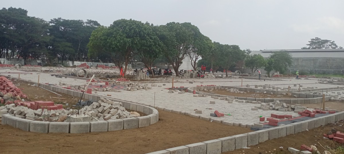 Area parkir Gedung Islamic Center Malang nampak sedang dibangun. (Foto: Gerhana/jatimnow.com)