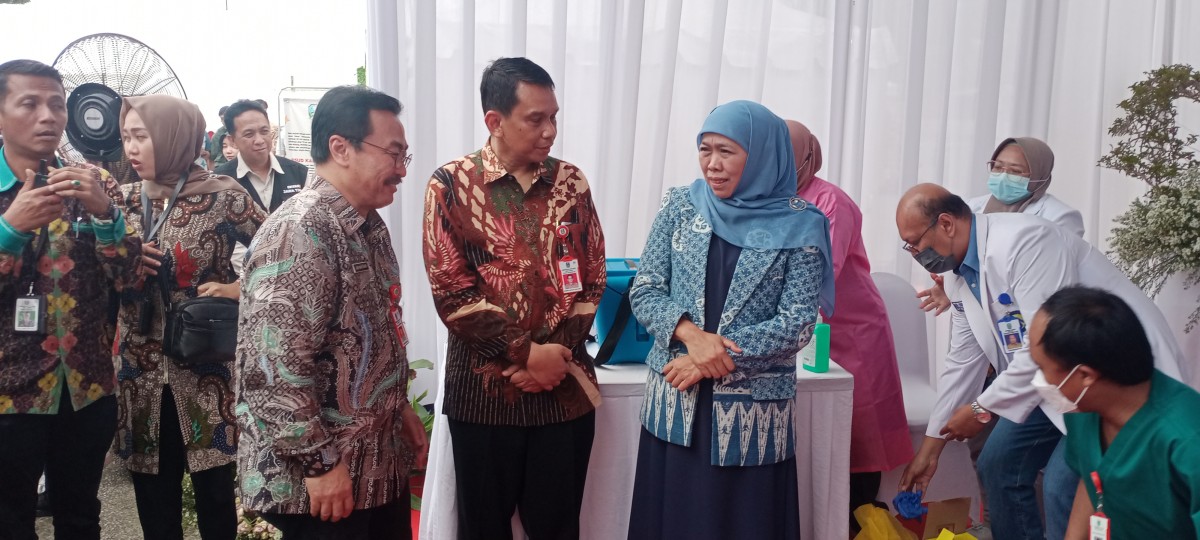 Gubernur Jawa Timur, Khofifah Indar Parawansa dalam kegiatan Hari Kesehatan Nasional Ke 59 Tahun 2023 di Kota Batu. (Foto: Gerhana/jatimnow.com)