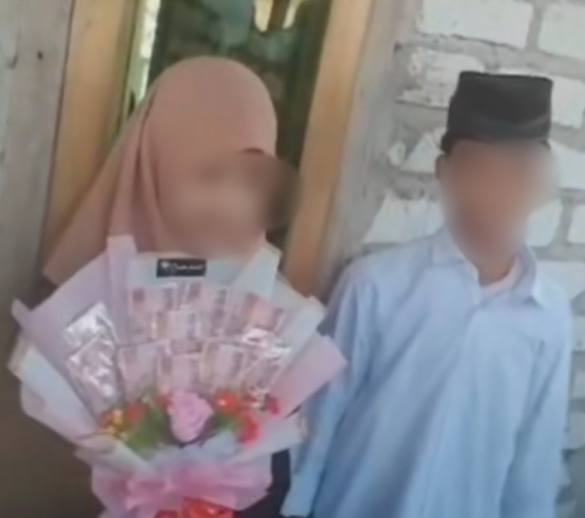 Tangkapan layar video yang diunggah akun tiktok @karehestoh. (Foto: Fathor Rahman/jatimnow.com)