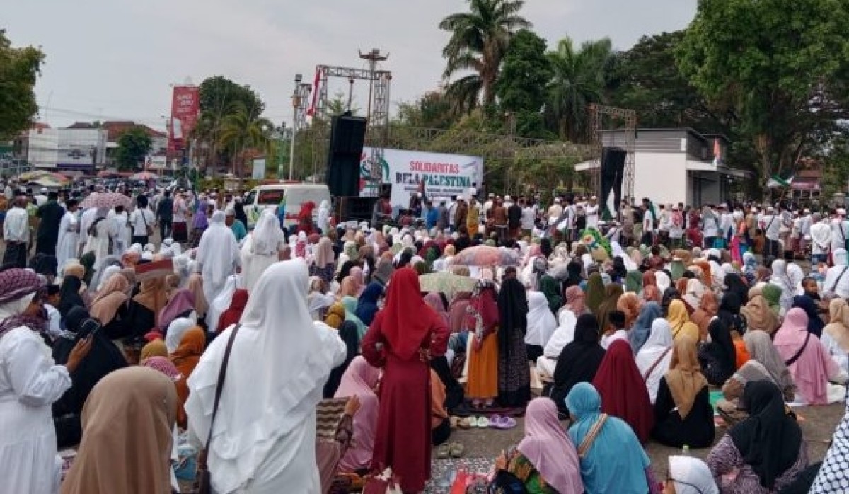 Aksi massa di Pamekasan yang digelar atas solidaritas pada nasib warga Palestina. (Foto: Syamsul for jatimnow.com)