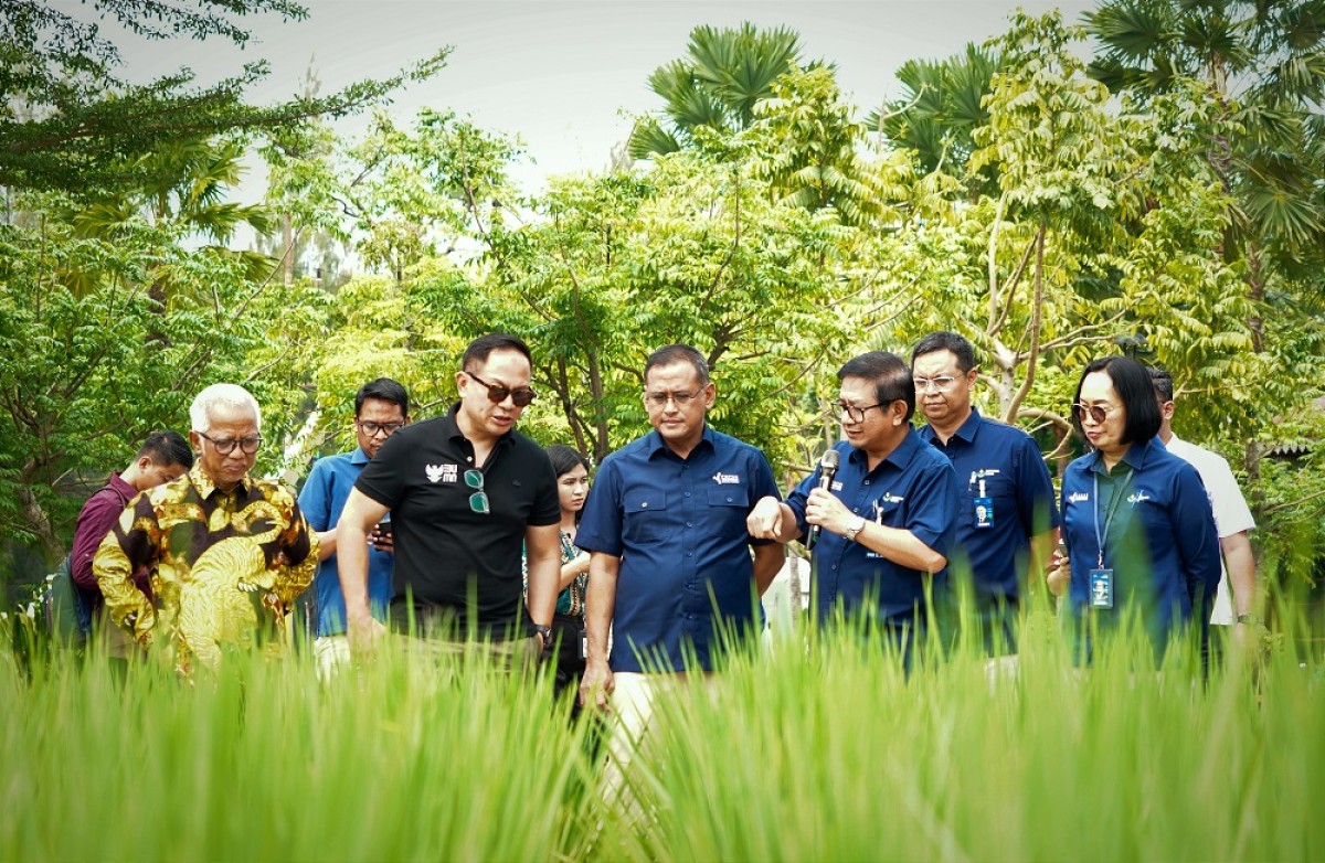 Wakil Menteri BUMN Tinjau Persiapan Program Smart Precision Farming Petrokimia Gresik