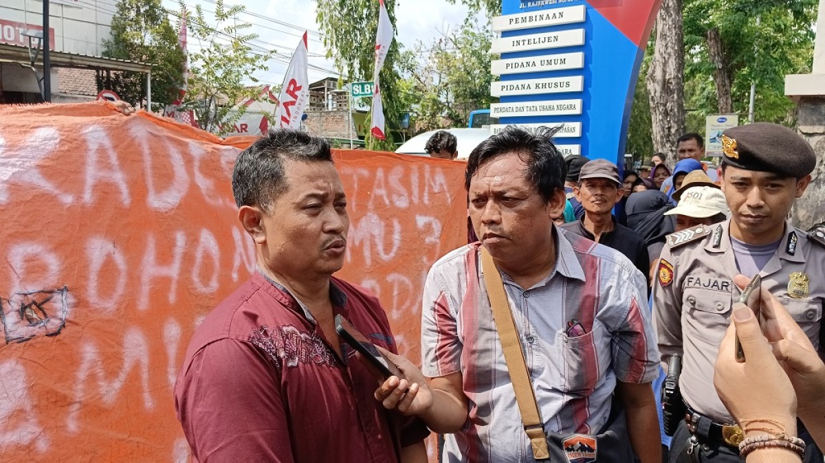 Perwakilan warga Afandi usai mediasi bersama pihak Kejari Bojonegoro. (Foto: Misbahul Munir/jatimnow.com)
