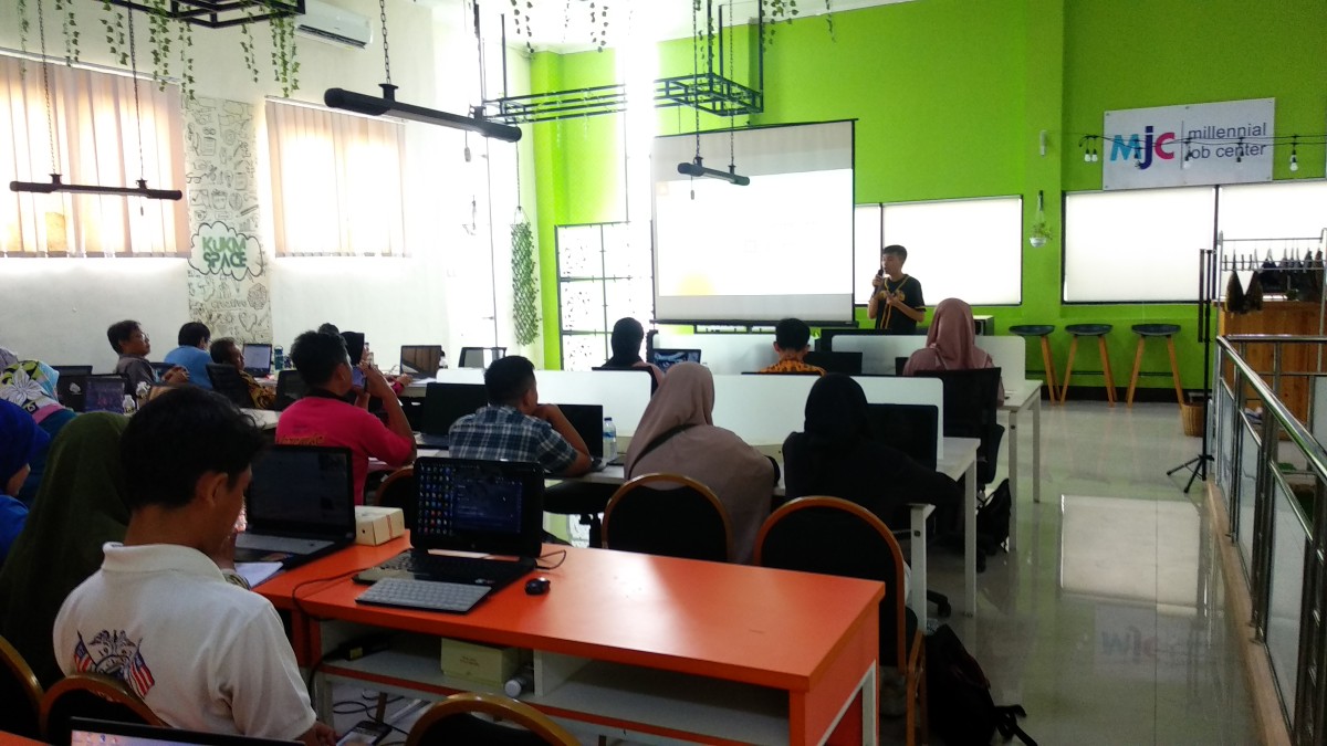 Pelatihan UMKM yang diadakan oleh Jagoan Hosting bekerjasama dengan Dinas Koperasi dan UKM Jatim (Haryo Agus/jatimnow.com)