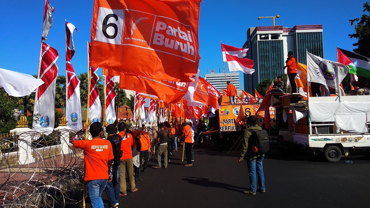 Buruh Demo Kenaikan UMP di Grahadi, Hindari Kemacetan di Ruas Jalan Ini