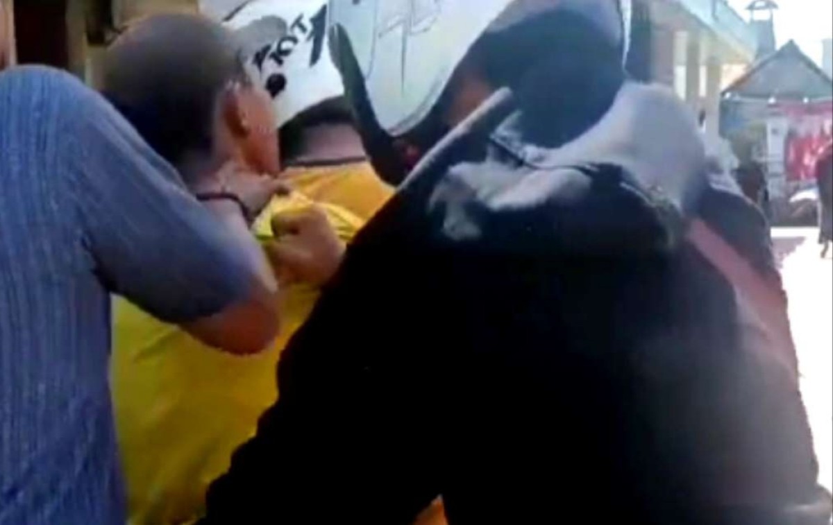 Pria SH diamankan usai melakukan penggelapan motor. (Fathor Rahman/jatimnow.com)