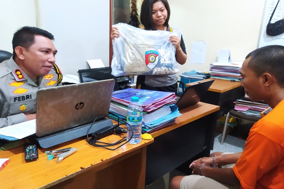 Tersangka diamankan Polres bangkalan. (Foto: Fathor Rahman/jatimnow.com)