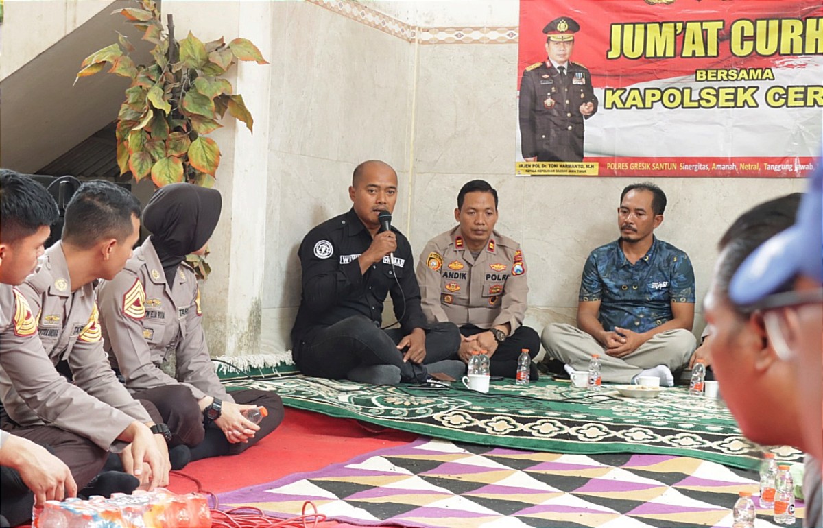 Acara Jumat Curhat Polres Gresik Desa Banjarsari, Kecamatan Cerme Kabupaten Gresik (Foto: Humas Polres Gresik for jatimnow.com)