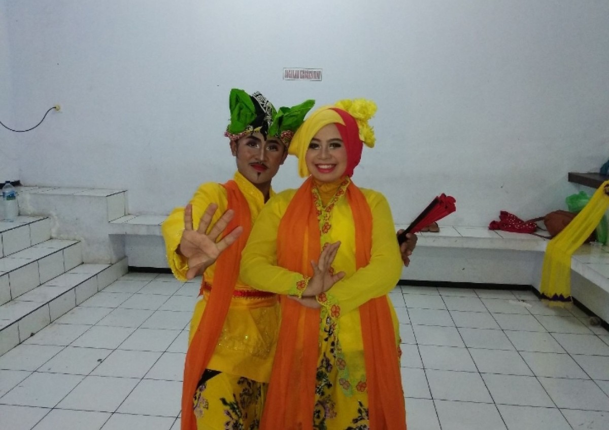 Oktaviani Dwi Nur Aini, Penyanyi Tuna Daksa Asal Banyuwangi Berjuang Lulus Kuliah di UB Malang