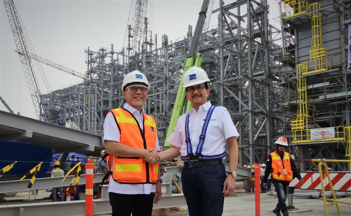 Menteri Perdagangan Zulkifli Hasan dan Presiden Direktur PTFI Tony Wenas saat di Smelter Gresik (Foto: Dok. PTFI for jatimnow.com)