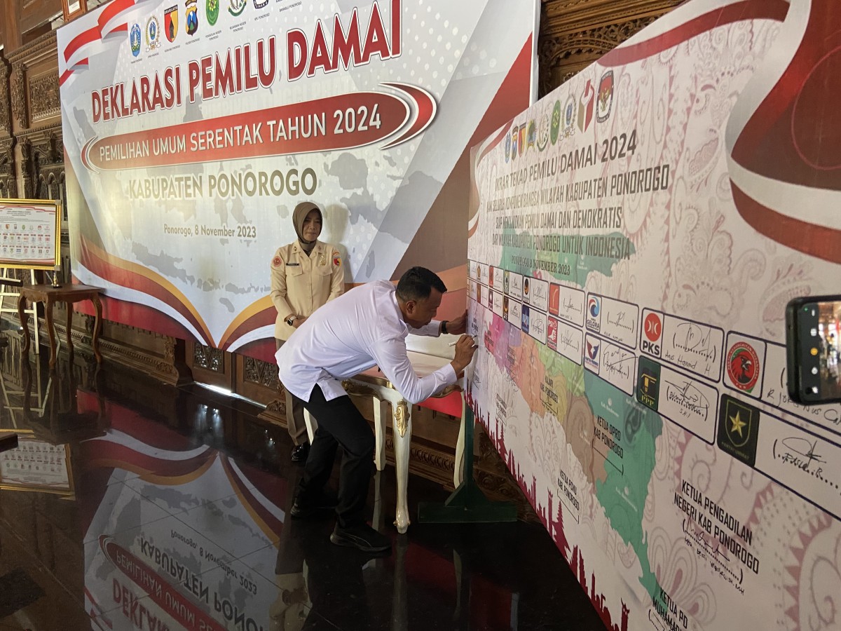 Deklarasi Damai Pemilu di Pendopo Pemkab Ponorogo (Ahmad Fauzani/jatimnow.com)
