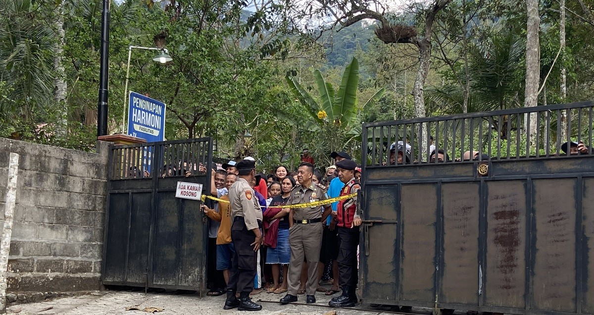 Rekonstruksi perampokan di Hotel Telaga Ngebel Ponorogo (Foto: Ahmad Fauzani/jatimnow.com)