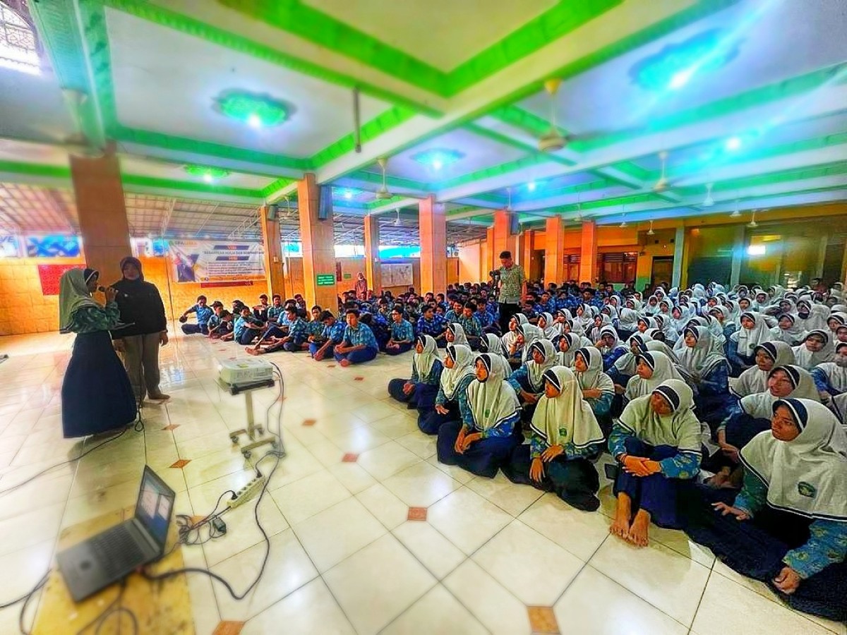 Pelaksanaan pendidikan karakter SMP Al Islam Krian Kabupaten Sidoarjo. (Foto: Ahaddiini HM for jatimnow.com)