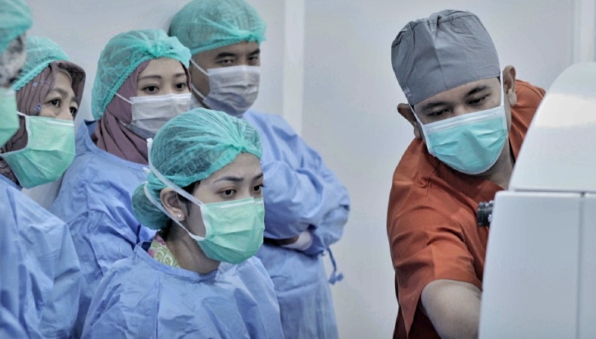 Para dokter saat mengikuti Lasik Cource (Foto: NEC for jatimnow.com)