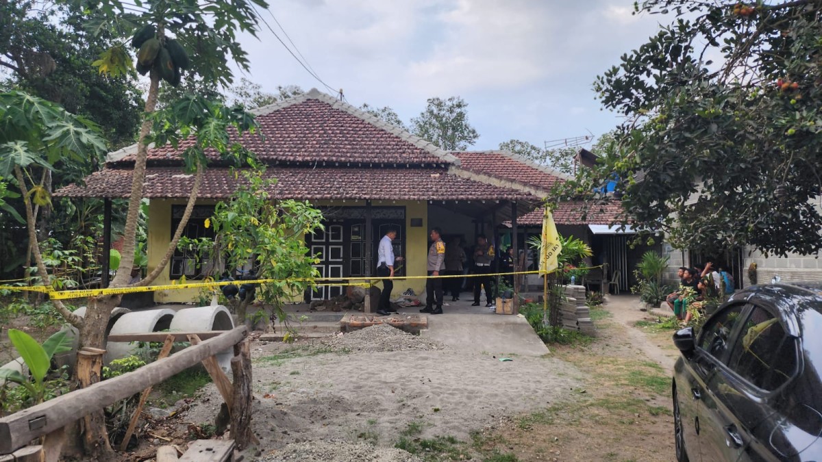 Rumah ditemukannya kerangka manusia di Blitar. (Foto: Bramanta Pamungkas/jatimnow.com)