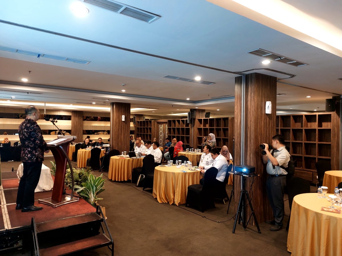 Sosialisasi Kebijakan Keimigrasian terhadap Pengguna Tenaga Kerja Asing di Wilayah KEK Gresik. (Foto: Humas Kemenkumham Jatim)