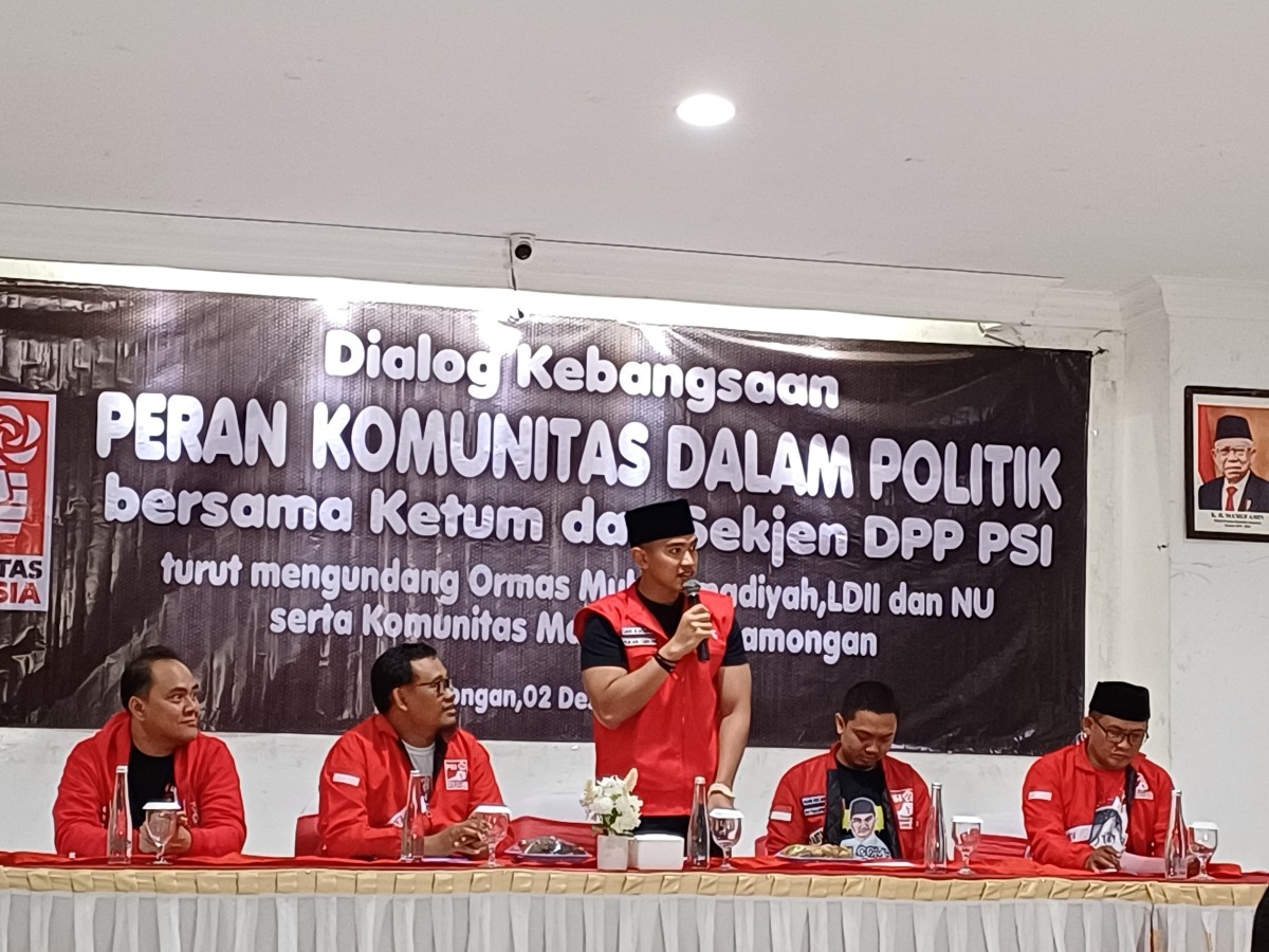 Kaesang Pangarep mengisi dialog kebangsaan di Lamongan. (Foto : Adyad Ammy Iffansah/jatimnow.com)