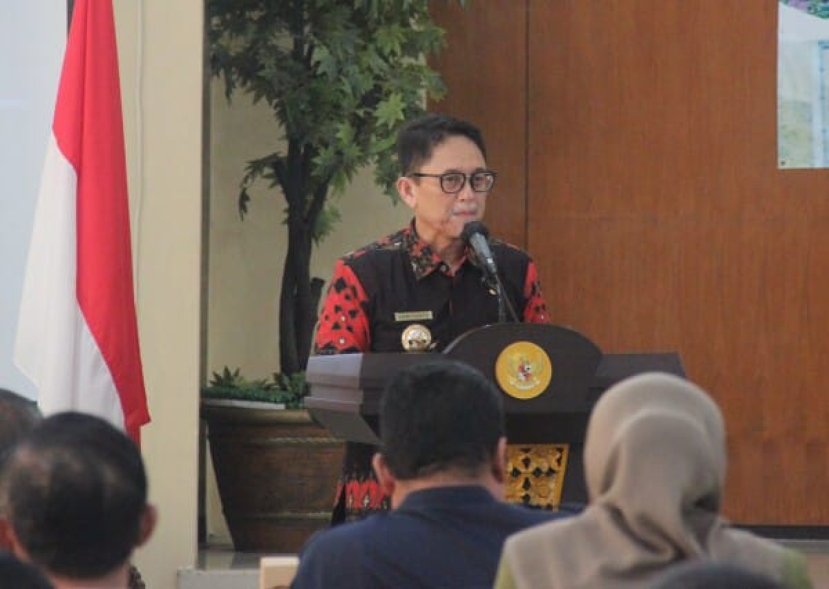 Pj Bupati Bojonegoro Adriyanto saat mengawali diskusi Forum Komunikasi Publik (FKP)