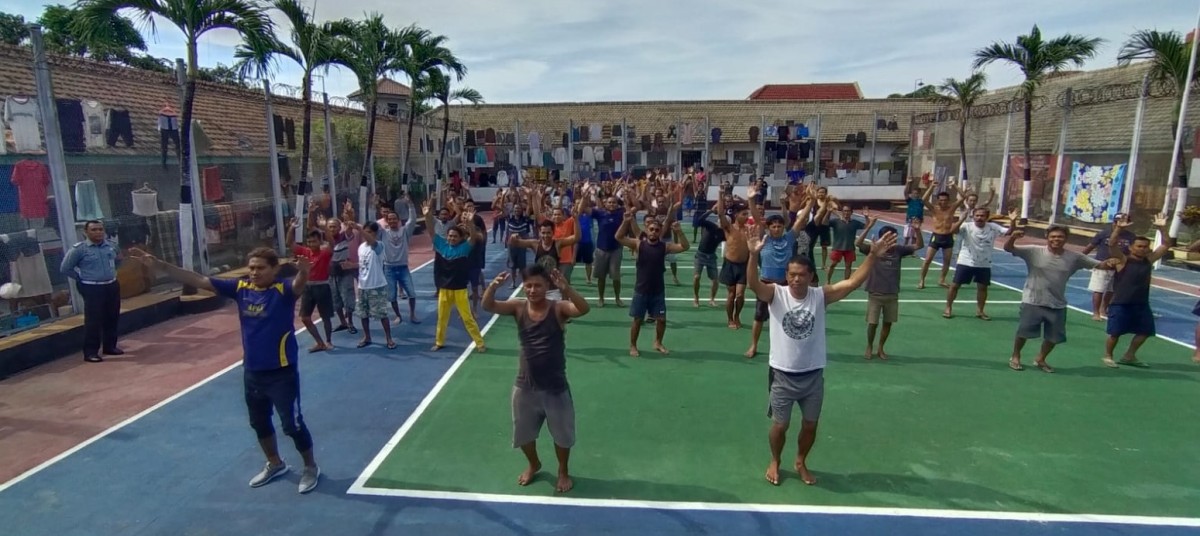 Jaga Kebugaran Warga Binaan, Lapas Kelas IIA Banyuwangi Gelar Senam Bersama