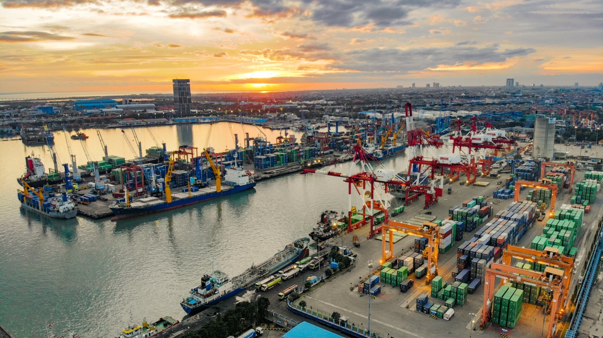 Ilustrasi kegiatan Pelindo Terminal Petikemas. (Foto: Humas Pelindo for jatimnow.com)