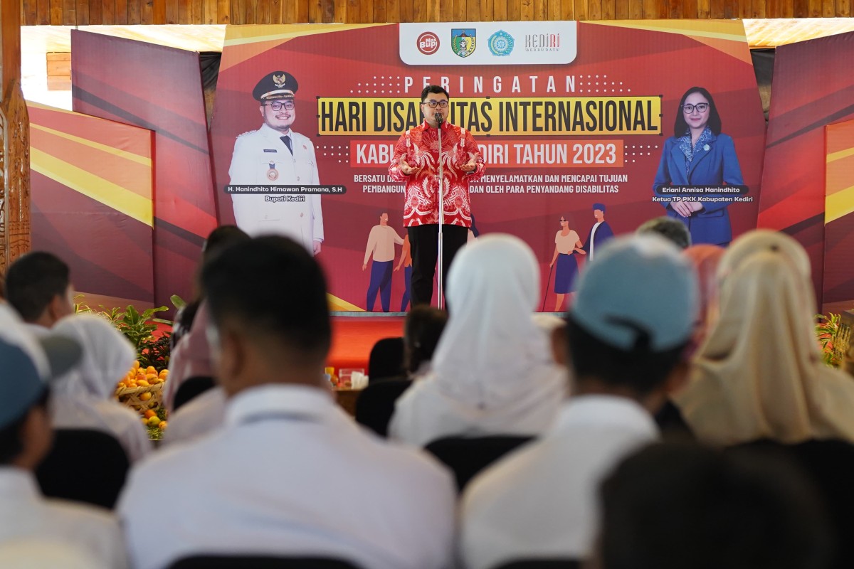 Mas Dhito dalam Peringatan Hari Disabilitas Internasional di Pendopo Panjalu Jayati. (Foto : Pemkab Kediri/jatimnow.com)