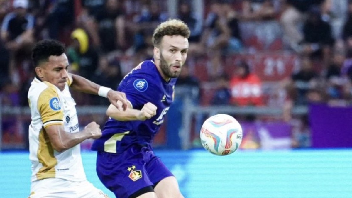 Ze Valente saat hadapi Dewa United. (Foto: Persik Kediri for jatimnow.com)