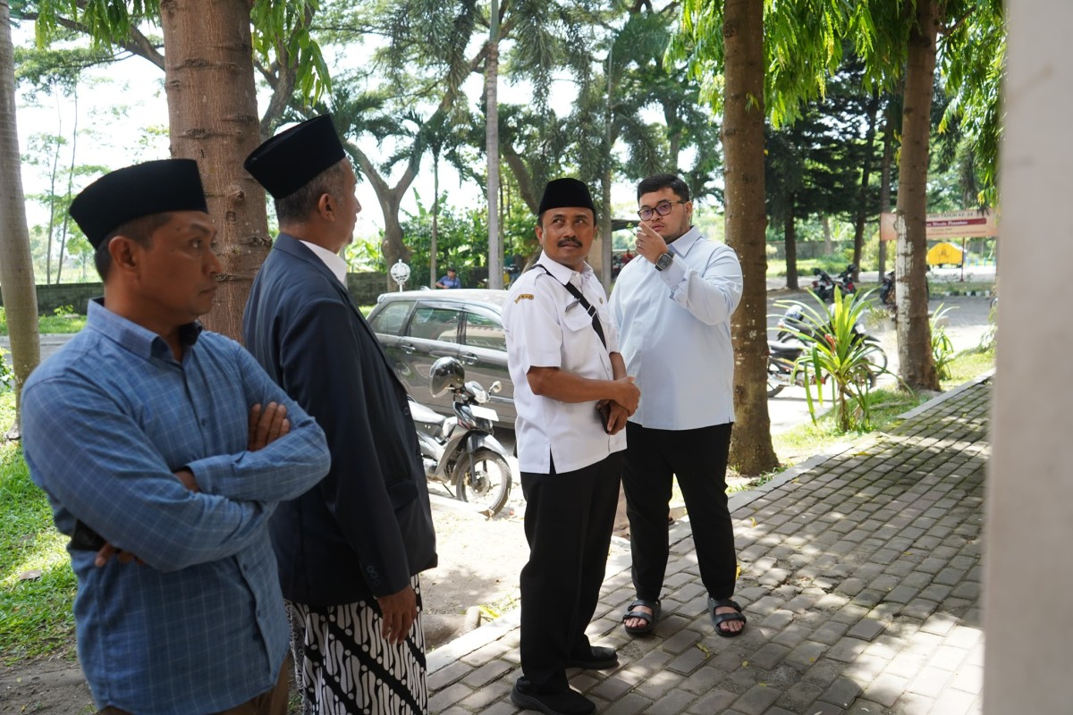 Mas Dhito saat berada di Masjid Agung An-Nuur Pare. (Foto: Humas Pemkab Kediri/jatimnow.com)