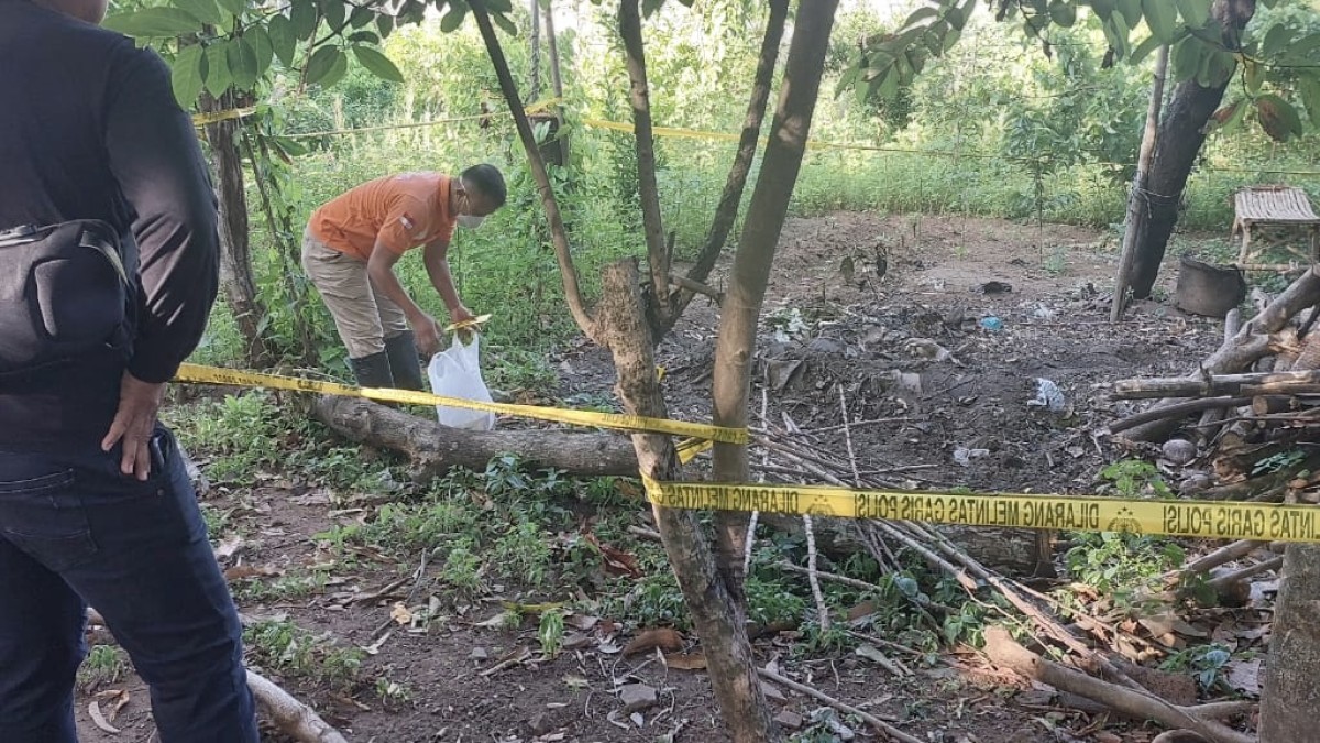 Buang Bangkai Ayam, Warga Banyakan Kediri Temukan Mayat Busuk Misterius