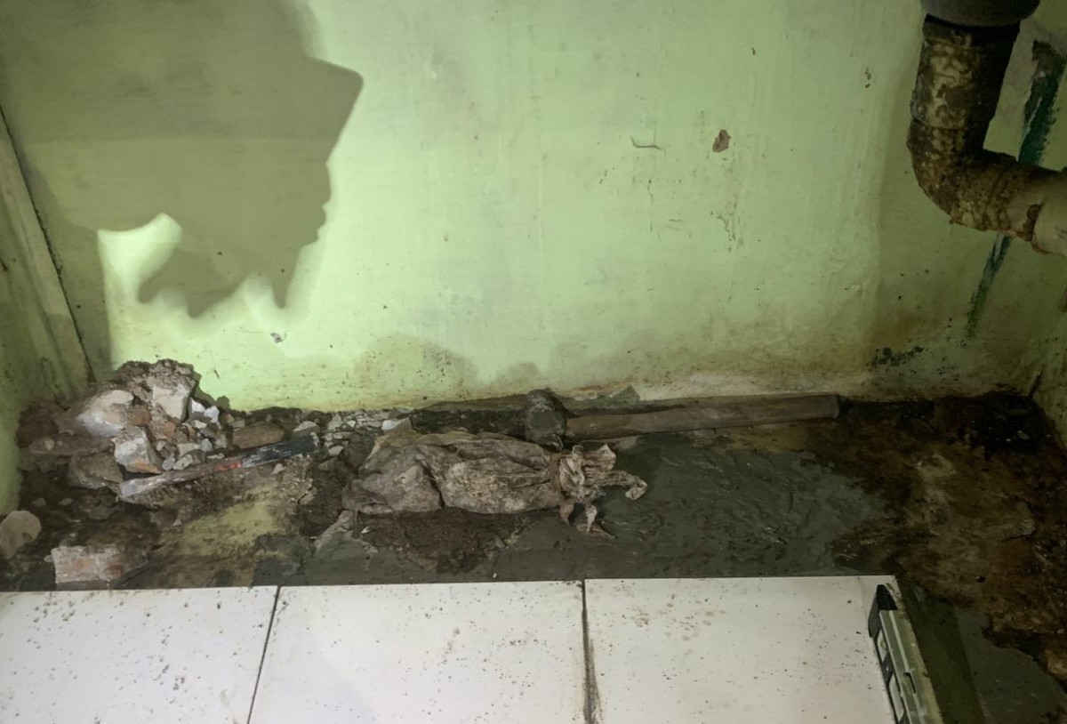 penemuan diduga kerangka bayi di Pondok Benowo Indah Surabaya (Foto: Polsek Pakal for jatimnow.com)