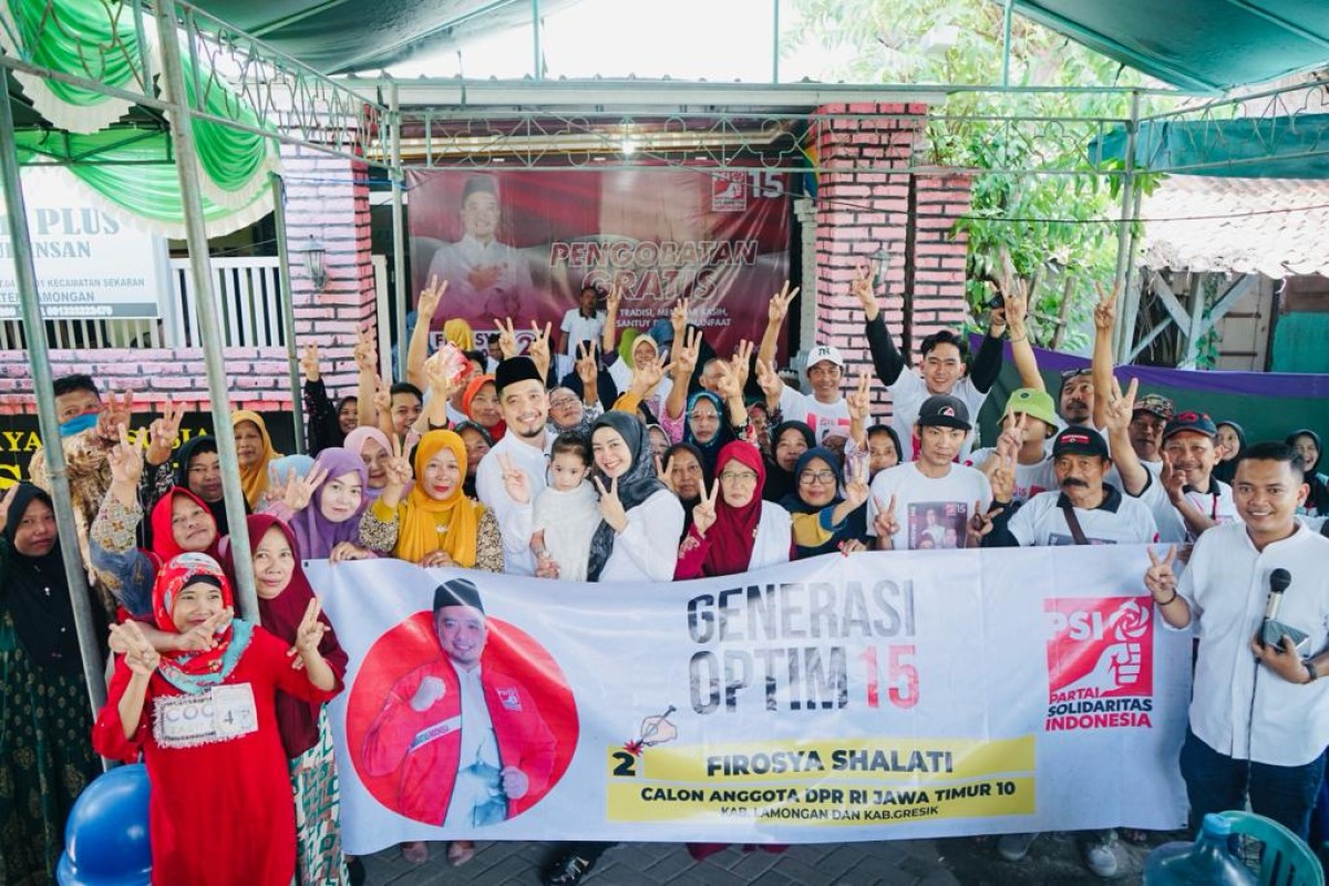 Kegiatan Baksos Firosya di Yayasan Sosial Desa Bulutengger, Sekaran, Lamongan. (Foto : Adyad Ammy Iffansah/jatimnow.com)